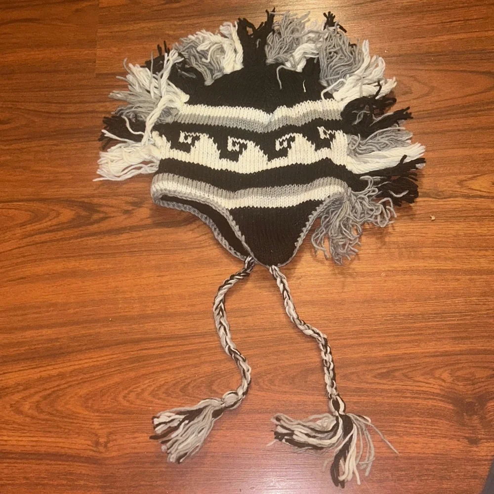 VTG City Winter USA Peruvian Knit Chullo Hat Fringe Mohawk Braided TasselsWool